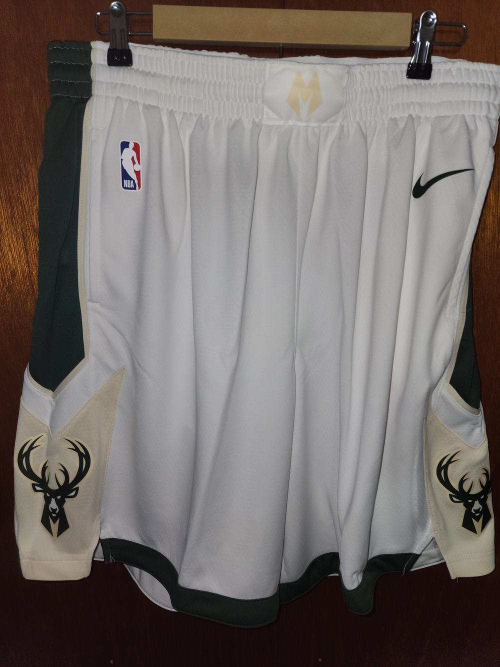 Nike Milwaukee Bucks White Swingman Shorts Size 46 2xl XXL 2x  NWT
